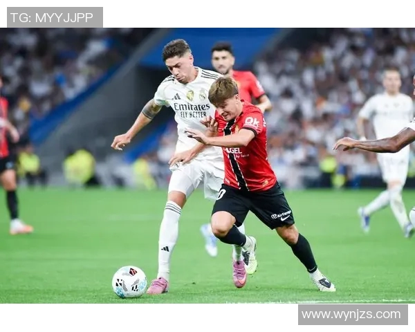 皇家马德里足球明星高清图集展现球场风采与荣耀时刻