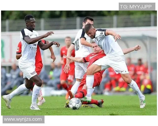 球星与球迷谁更厉害 足球场上的争锋与激情碰撞 球星与球迷谁更厉害 足球场上的争锋与激情碰撞