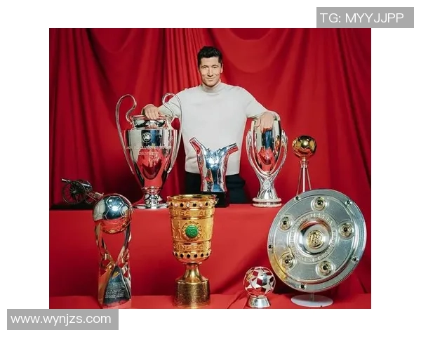 为足球巨星加油助力 点燃激情共迎荣耀时刻 为足球巨星加油助力 点燃激情共迎荣耀时刻